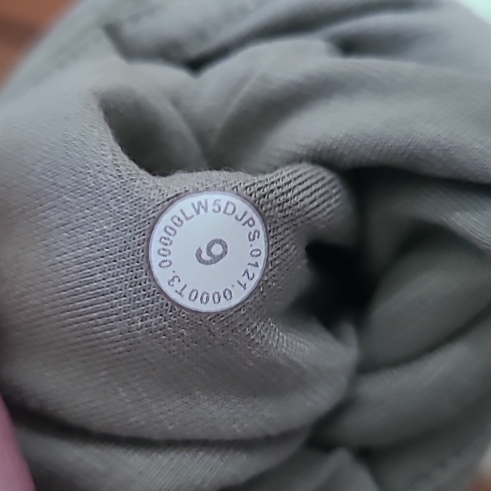 Lululemon Powder Green Align Leggings 25" Size 8 - Picture 5 of 6